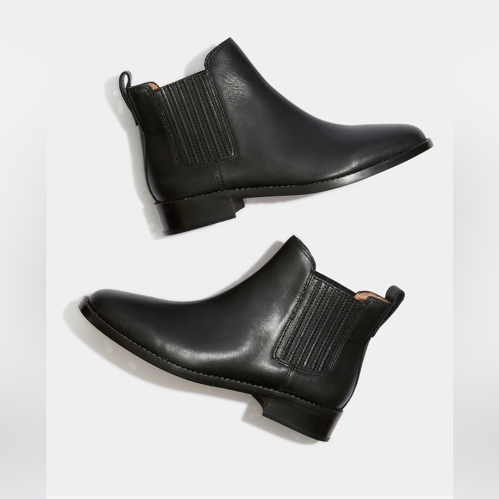 Madewell Ainsley Chelsea Boot
Black
